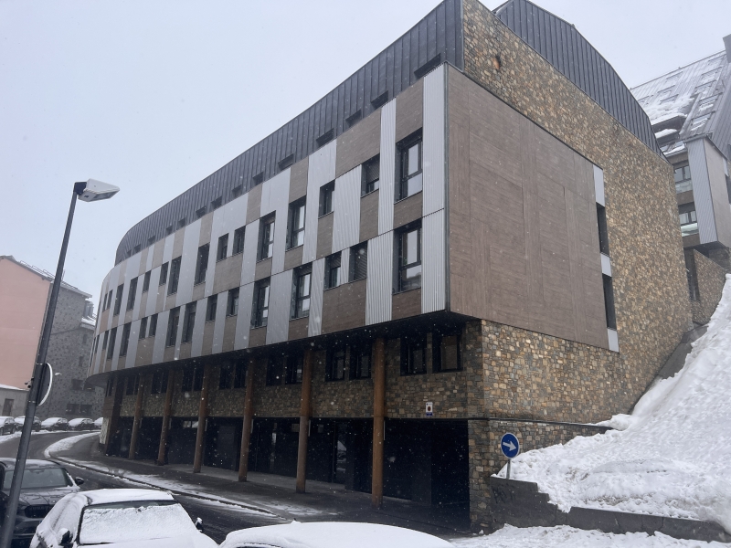 ES LLOGA PLAÇA D’APARCAMENT MOLT GRAN a Encamp95 €